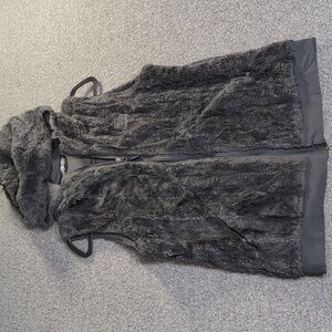 The North Face Furlander Hooded Full Zip Vest Size Medium in Fuzzy Rabbit Gray